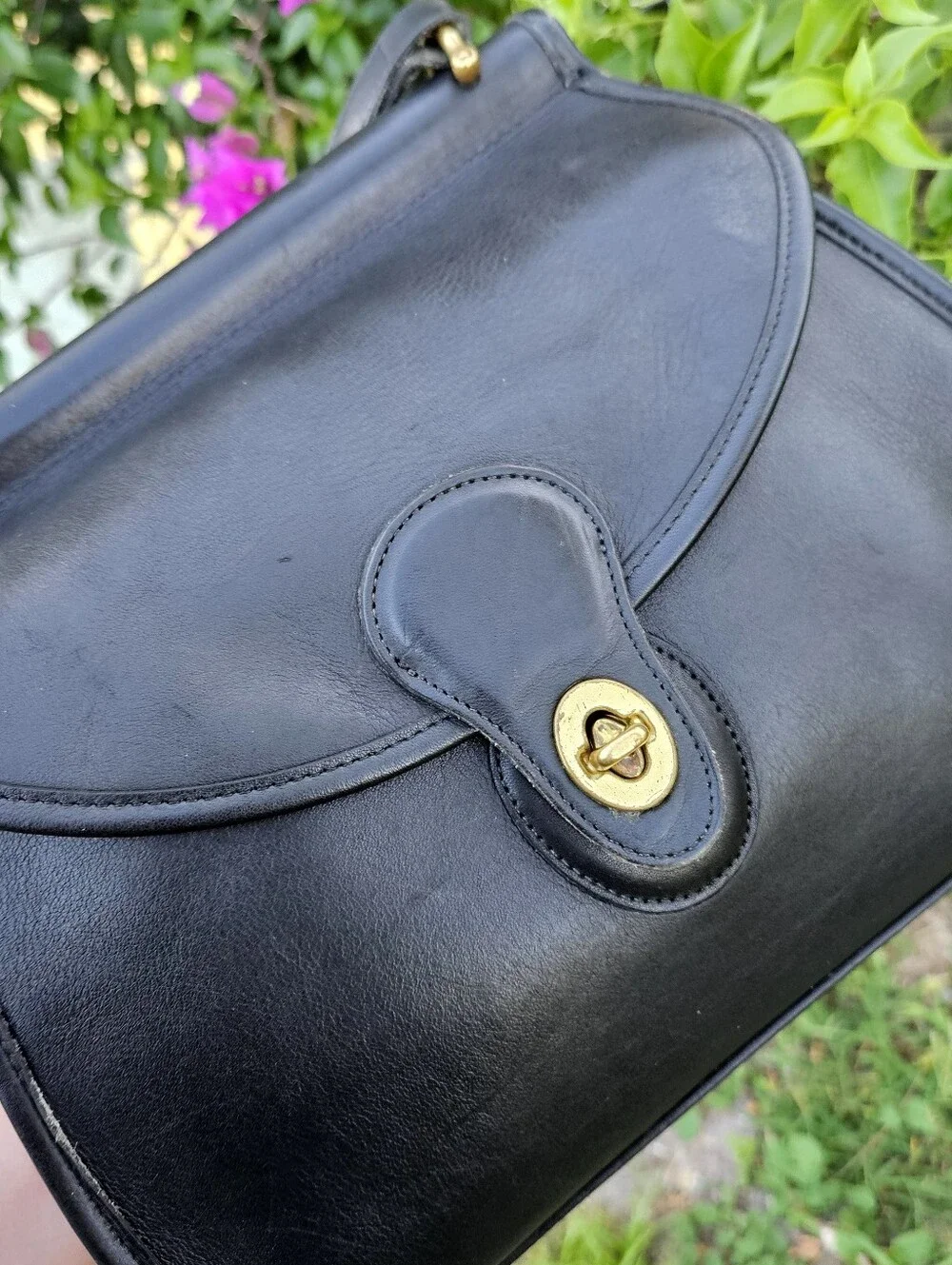 Vintage Coach Logan 9907 Black Leather Turnlock Crossbody USA Pre-1994